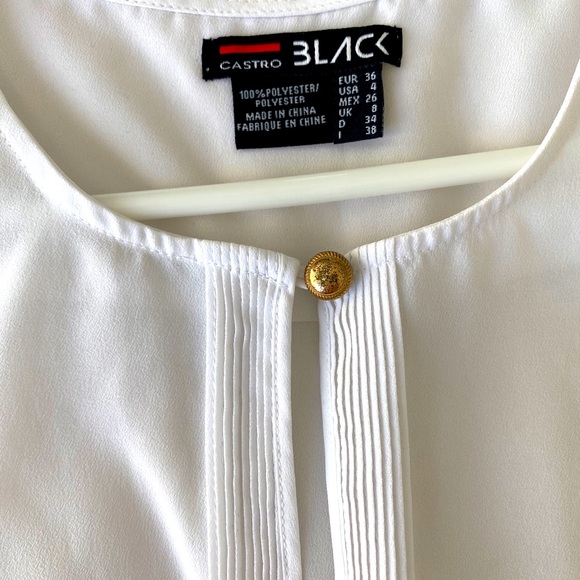 White blouse - Picture 5 of 6